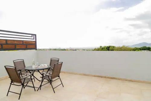 Penthouse Suite @ Malachi Apartment