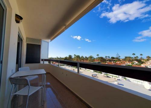 Las Camelias Apartments (E14) Pool And Solarium