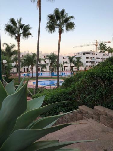 Modern 2 Bedroom Duplex- Golf, Mountains,sea, Pool