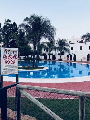 Modern 2 Bedroom Duplex- Golf, Mountains,sea, Pool