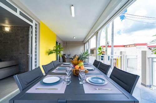 Villa Perle D'or, Dans Bourg de Sainte-anne, Jacuzzi, Plage � 5' � Pied