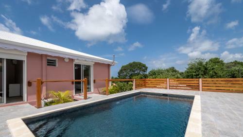 Villa Spacieuse Avec Piscine, Diamond Case