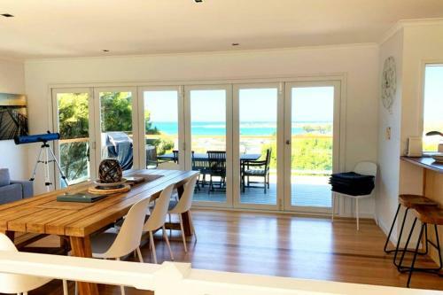 Apollo Ocean Blue ~ Oceanview ~wifi ~pet Friendly