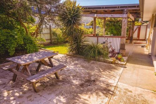 Orana ~ 2 Blocks To Beach ~ Free Wifi