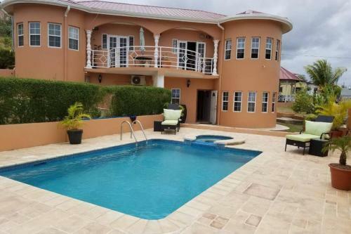 Shalom Apartment