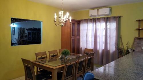 Ava's Getaway, 3bed, Ac, Wifi