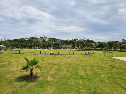 Mobay House With Hillside View Close To Beach