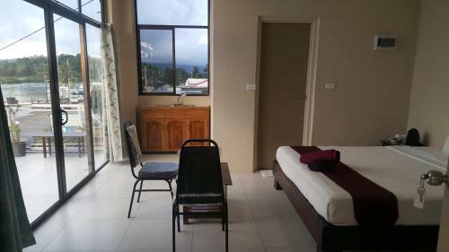 Hotel Bay View Barbers Lodge