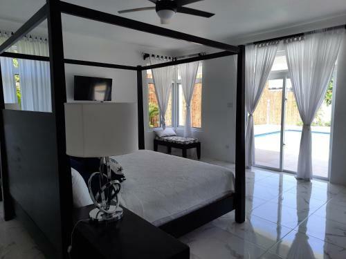 Deluxe Yrie Beach Villa
