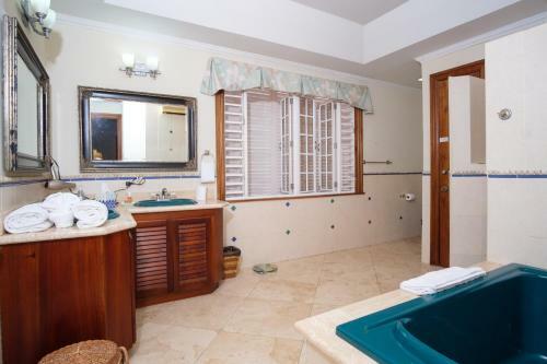 Villa Paradiso - Ocho Rios