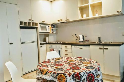 Oasis On Queen St, Quiet And Refreshing Apartment