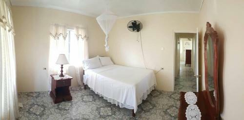 Rock Side 3 Bedroom Villa On The Beach