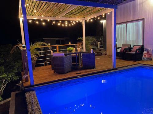 Lush Coastline Serviced Villa With Pool