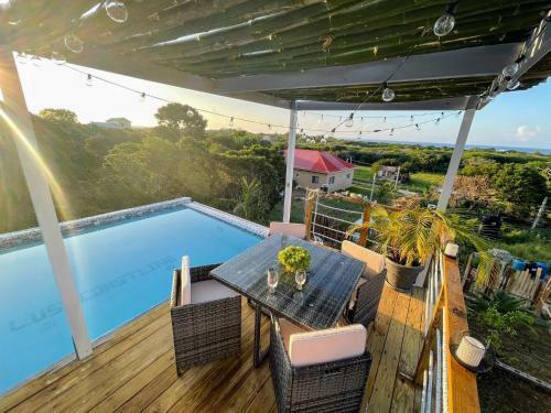 Lush Coastline Serviced Villa With Pool