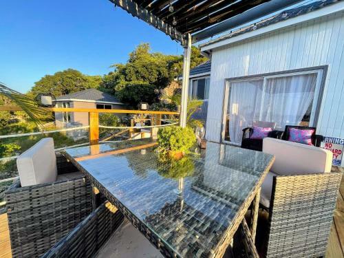 Lush Coastline Serviced Villa With Pool