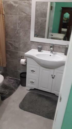 Hostal Leo Villa