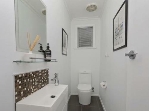 Voce Court 14 Holiday Base And Pool