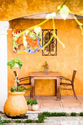 Hostal Villa Yrondi