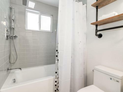 Charming And Newly Renovated Home In Arnprior