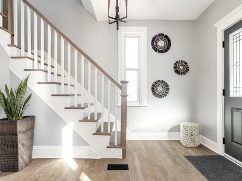 Charming And Newly Renovated Home In Arnprior