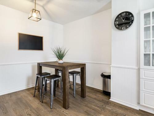 Charming And Newly Renovated Home In Arnprior