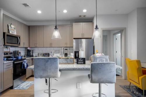 Apartamento Plush & Luxe Modern Downtown 2br/2ba Spacious Apt!