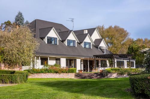 Villa Longbush Estate