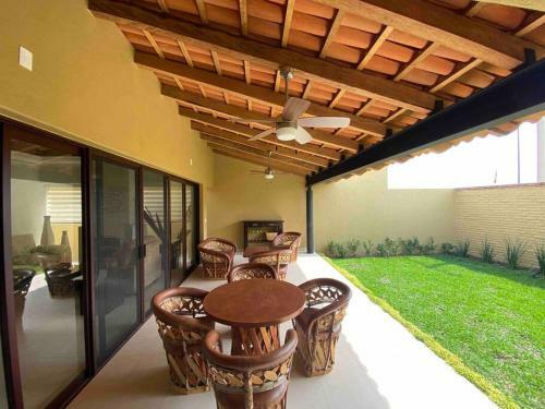 Casa En Ajijic Con Terraza, Chimenea, Internet.