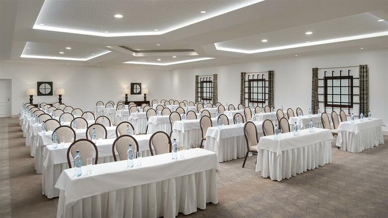 Pine Cliffs Hotel, A Luxury Collection Resort