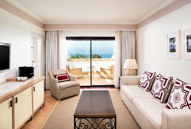 Pine Cliffs Hotel, A Luxury Collection Resort