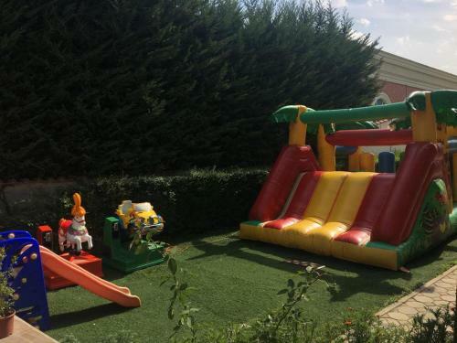 Camping Green House