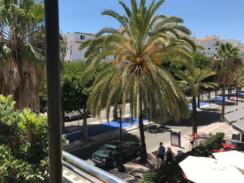Marina Banus Apartment - Frontline Beach Suite - Puerto Banus