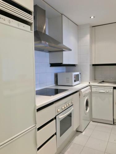 Marina Banus Apartment - Frontline Beach Suite - Puerto Banus