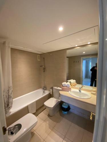 Marina Banus Apartment - Frontline Beach Suite - Puerto Banus