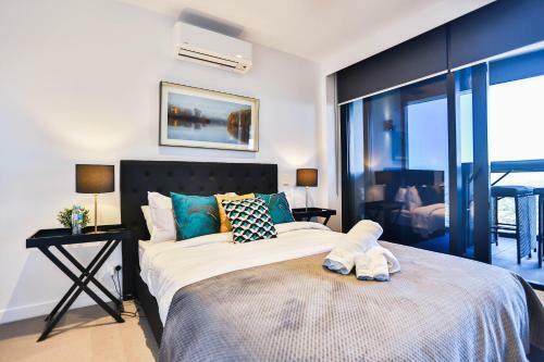 Box Hill Central Sky One Apartment