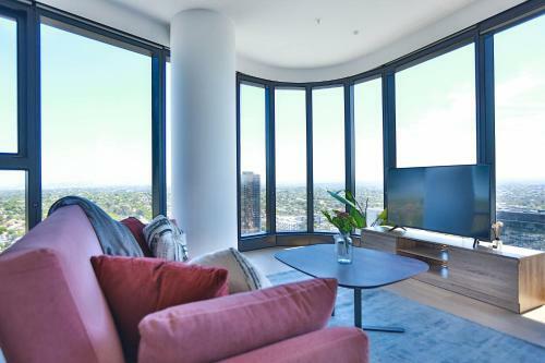 Box Hill Central Sky One Apartment