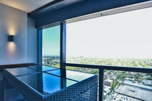 Box Hill Central Sky One Apartment