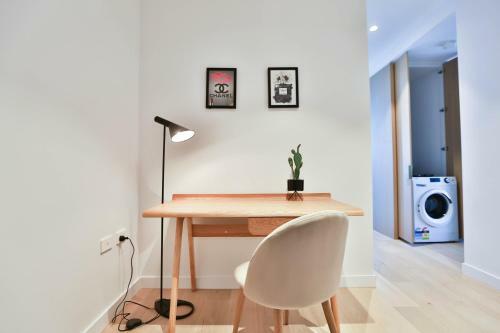 Box Hill Central Sky One Apartment