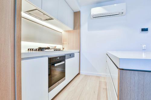 Box Hill Central Sky One Apartment