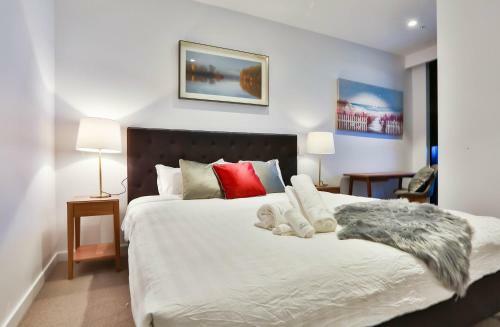 Box Hill Central Sky One Apartment