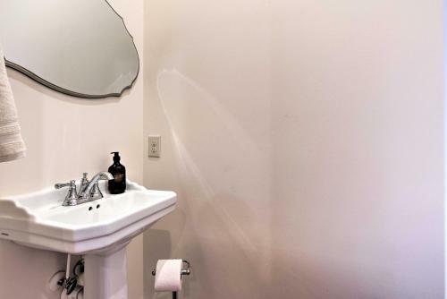 Luxe Fairhope Home - Short Walk To The Beach!