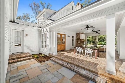Luxe Fairhope Home - Short Walk To The Beach!