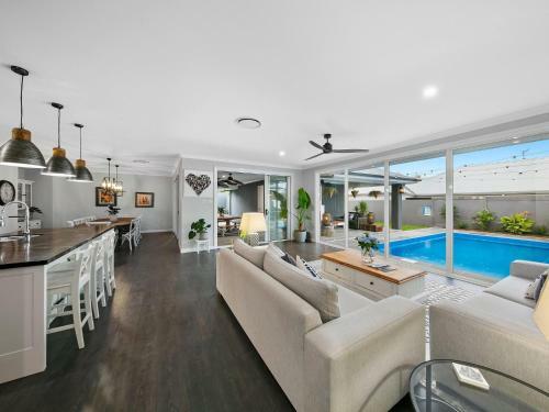 Huntlee Pool Luxe House