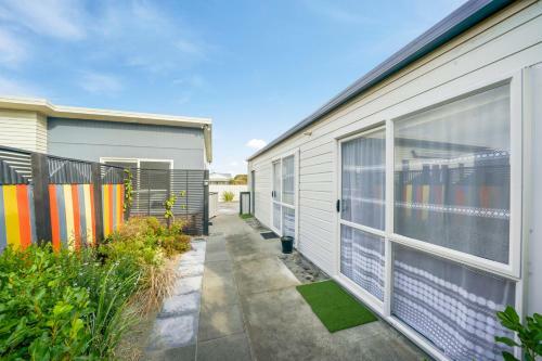 Sand Dune Serenity - Himatangi Beach Holiday Home