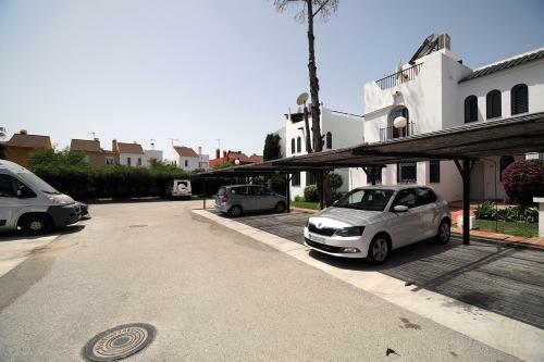 3 Bed Modern House Marbella - Direct Pool Access