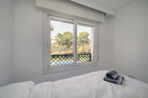3 Bed Modern House Marbella - Direct Pool Access