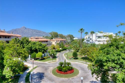 Beachfront Apartment In Puerto Banus, Playa Rocio