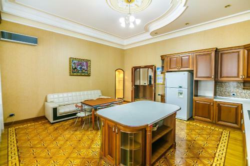 Apartment On Bentley