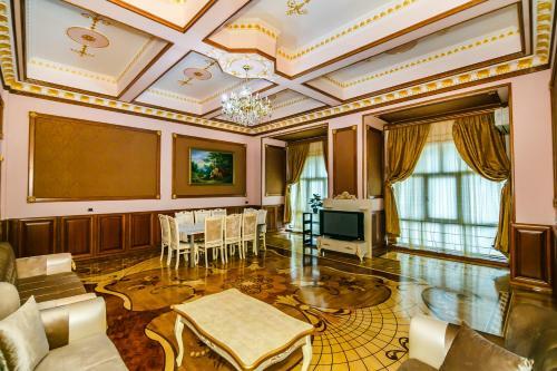 Apartment On Bentley