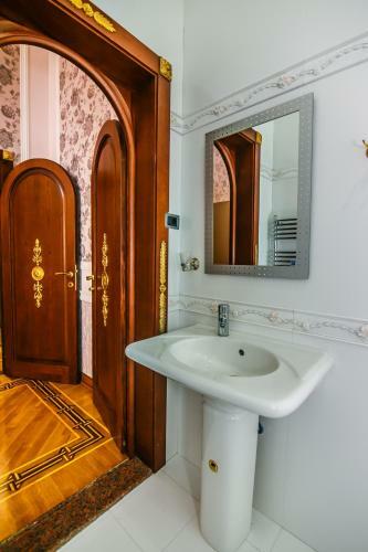 Apartment On Bentley